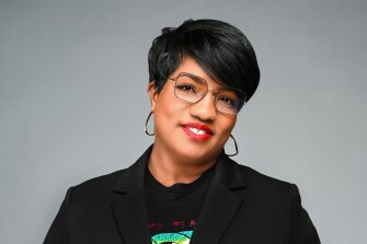 122220 Angela Burley Headshot BS