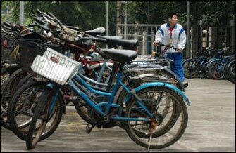 Many Jindao students live close enough to the school to bike home for lunch during the mid-day break.