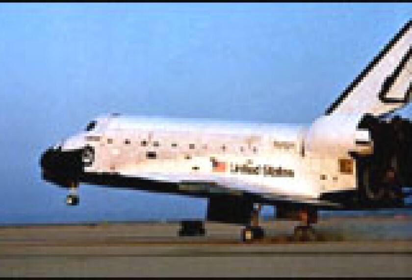 Challenger returns to Edwards Air Force Base. NASA archive.