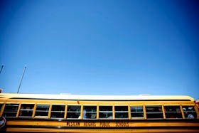 The data system in the Western Heights district provides automatic information on which bus stop children will use on the day they enroll in school.