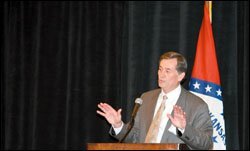 Gene Wilhoit, the executive director of the Council of Chief State School Officers, talks to state education leaders at the council's fall conference in Little Rock, Ark., last month.