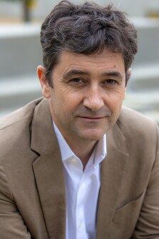 Tim Knowles