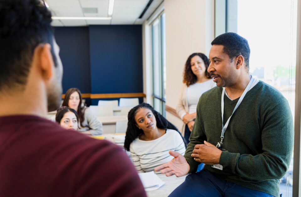 Bezpieczna przestrzeń czy apartheid?  Grupy affinity dla nauczycieli i uczniów koloru Bezpieczna przestrzeń czy apartheid?  Grupy affinity dla nauczycieli i uczniów koloru