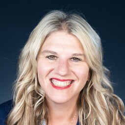 Holly Kurtz jb