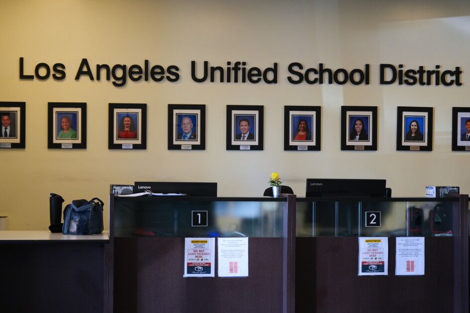 Nation's 2nd Largest District Moves to Limit Student Screen Use
