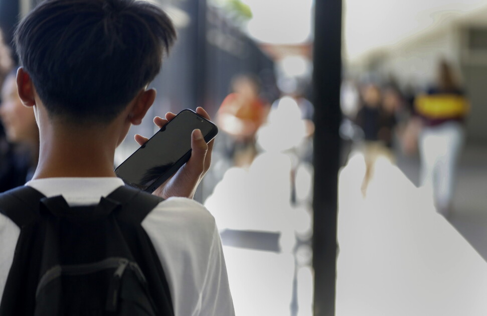 How Schools Can Help Parents Manage Kids' Screen Time