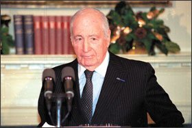 Walter H. Annenberg is shown at the White House on Dec. 17, 1993, pledging to give $500 million for reforming public schools. Decrying rising levels of youth violence, he committed to what was then the largest private gift ever made to public education.